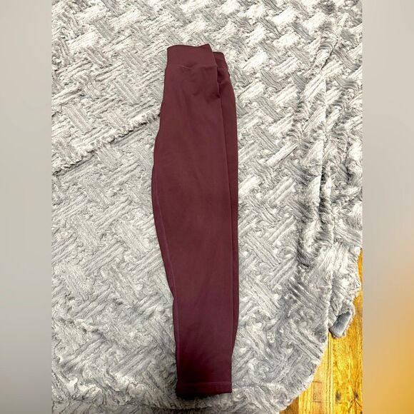 P'tula Taylor Cranberry Fuschia Stay True Leggings - Size L Athletic Gym Outdoor - Picture 2 of 2